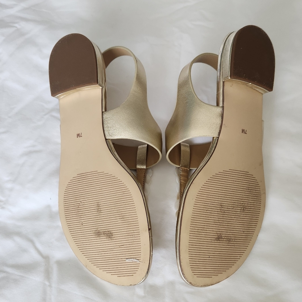 Talbots Gold Leather Sandals With Shell Accents - Like New - Picture 6 of 9